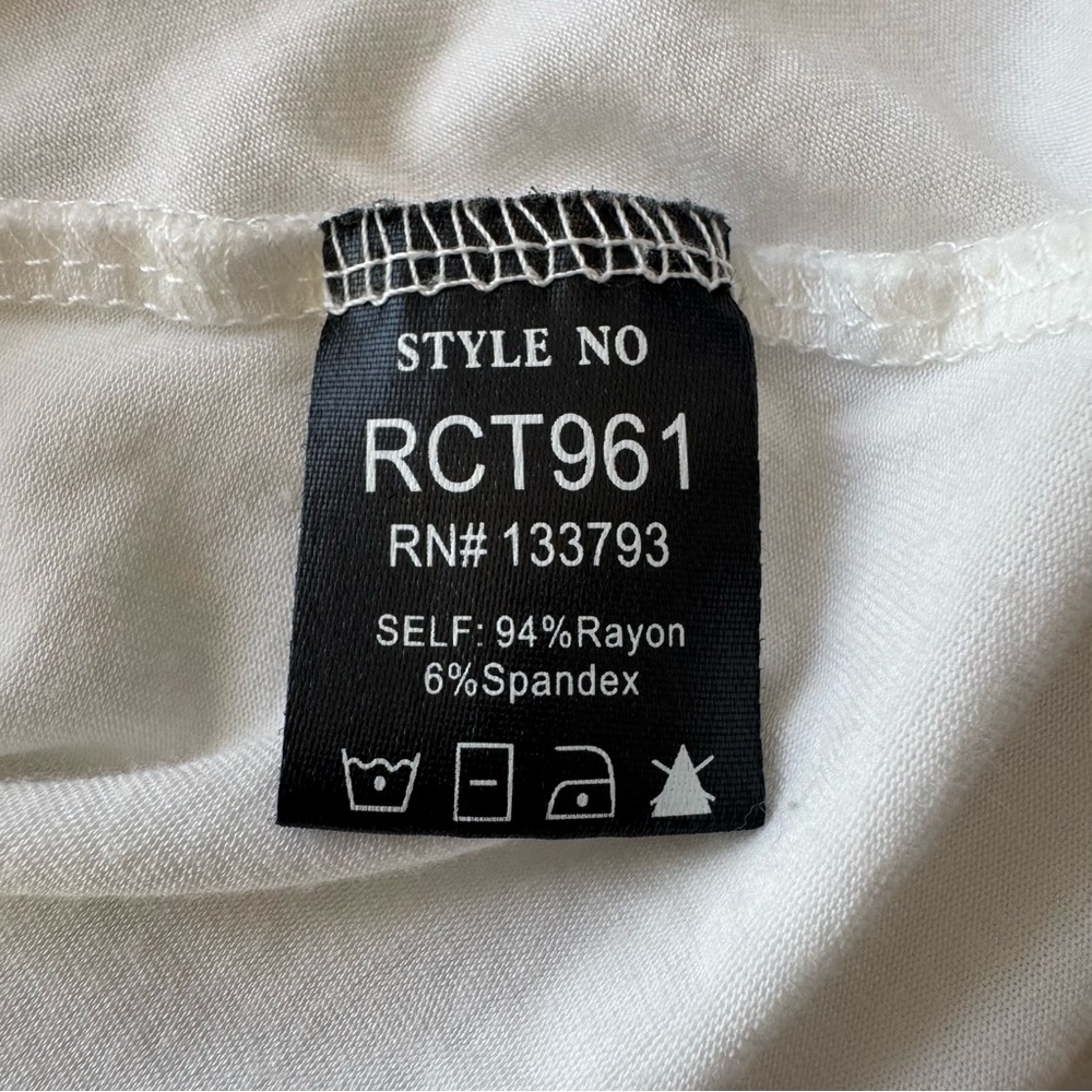 POL V-neck Ribbed Flowy Top - Picture 12 of 16